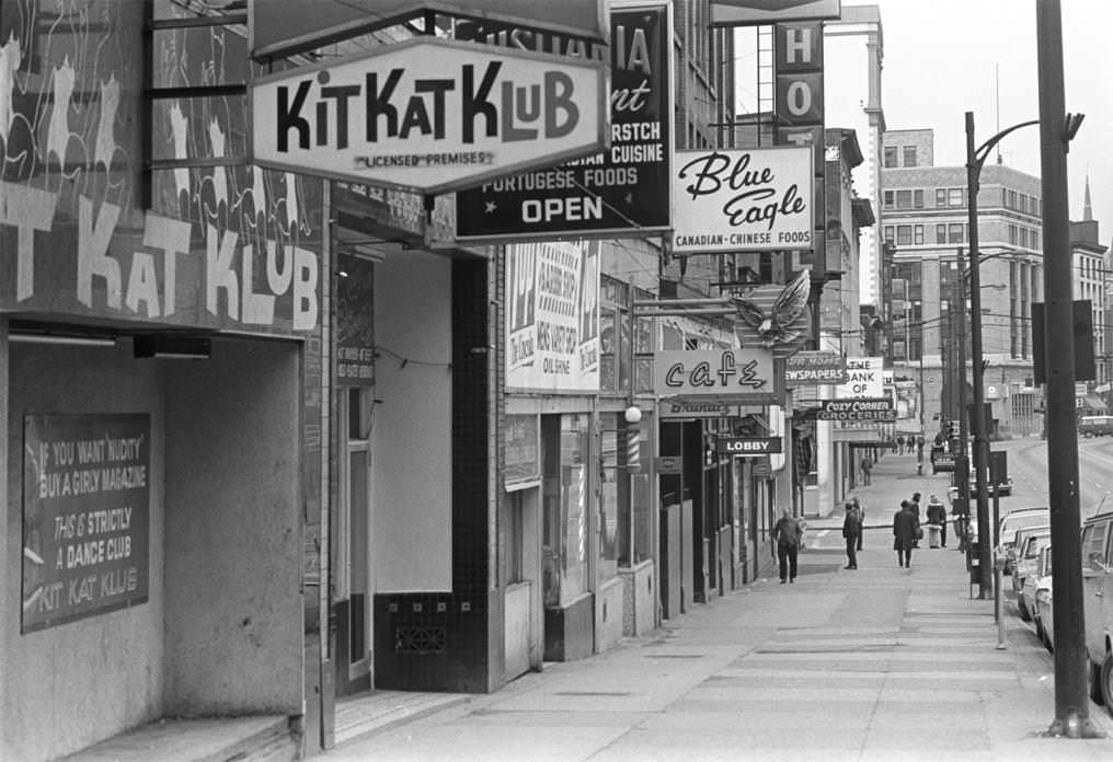 #31 Kit Kat Klub, 1975