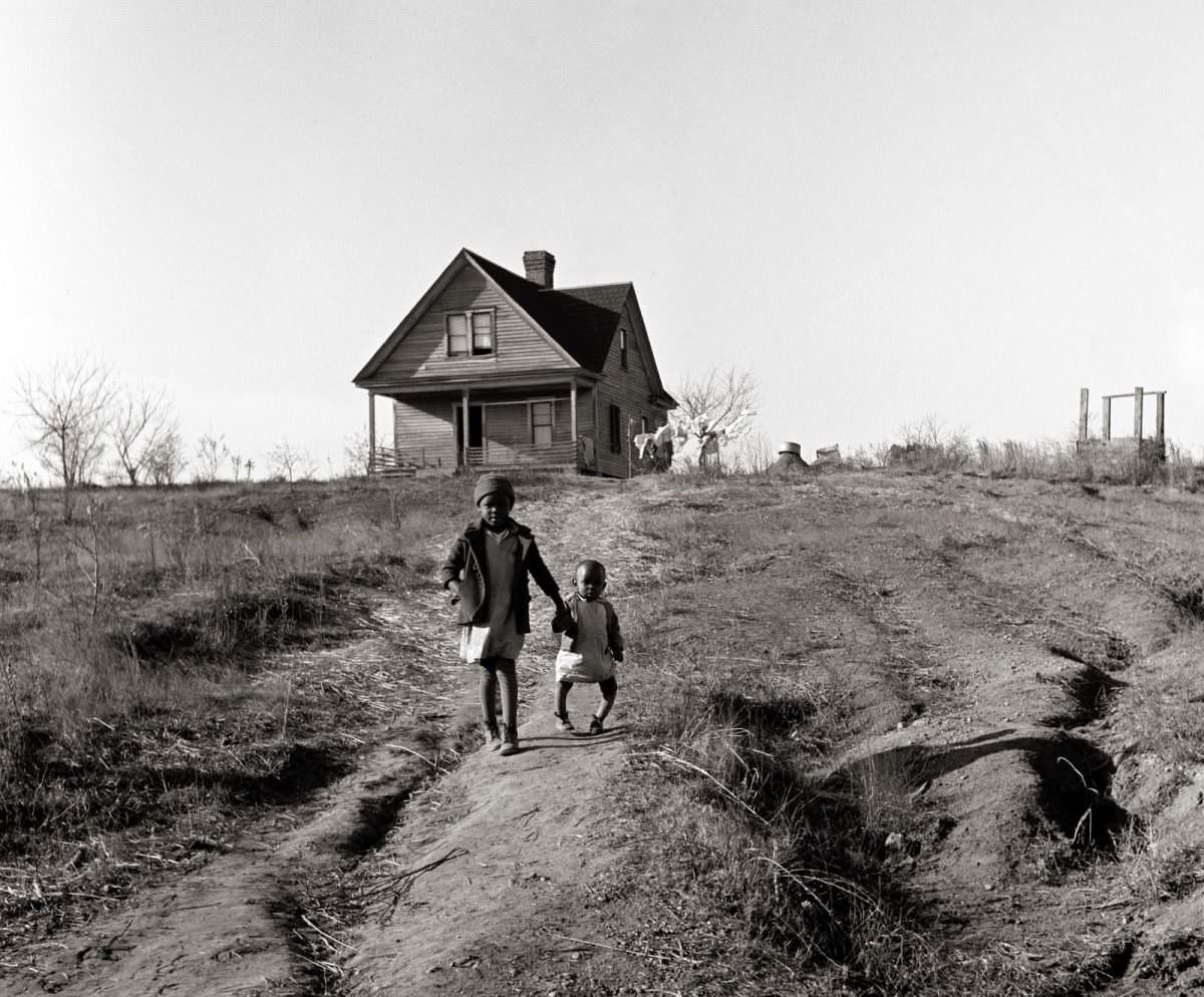#2 Children from Wadesboro, North Carolina, 1938 by Marion Post Wolcott