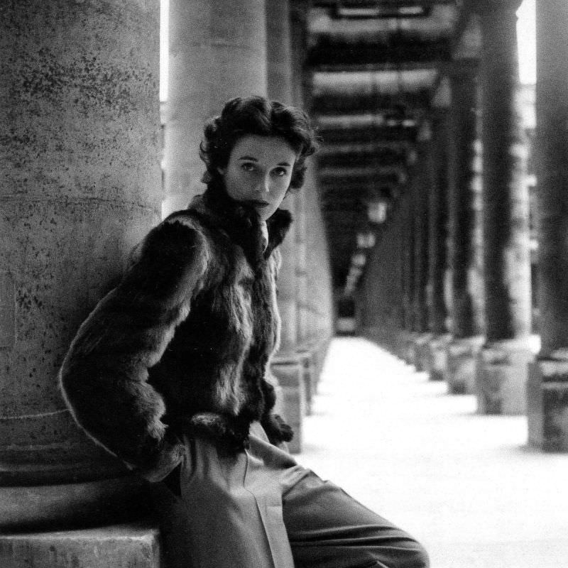 #5 Babe Paley Cushing Mortimer Paley wearing fashion by Balmain, December 1946