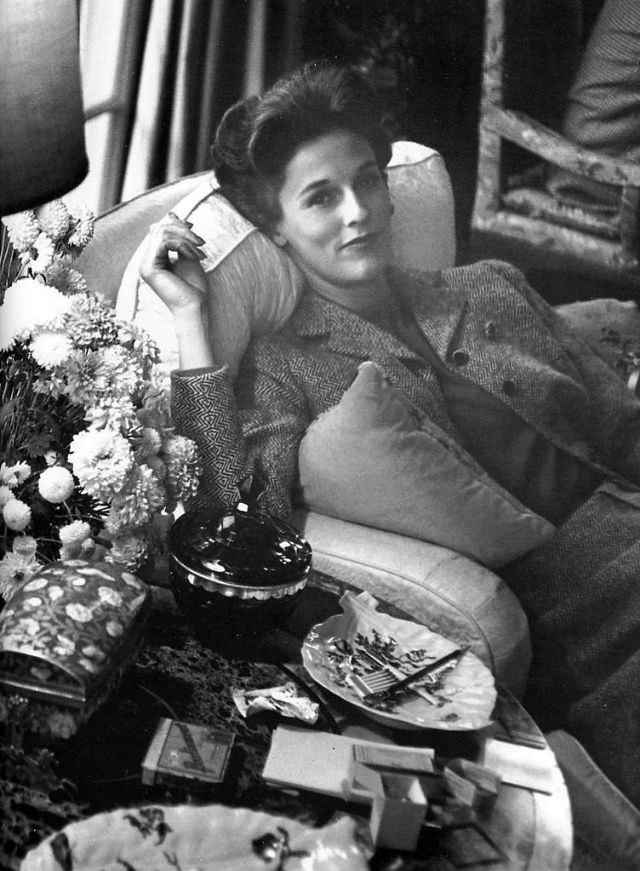 #12 Babe Paley at her home, Kiluna Farm, in Manhasset, Long Island, 1950