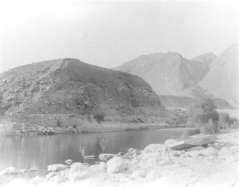 #18 Kern River at the canyon, 1880s