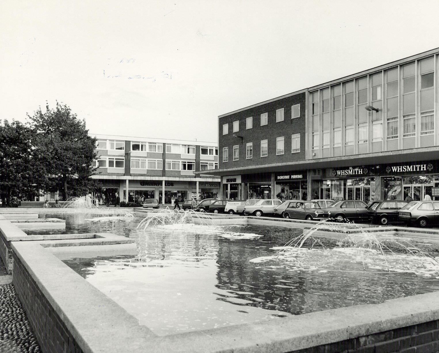 #15 Mell Square in Solihull, with the fountains in the middle. 17th October 1984.