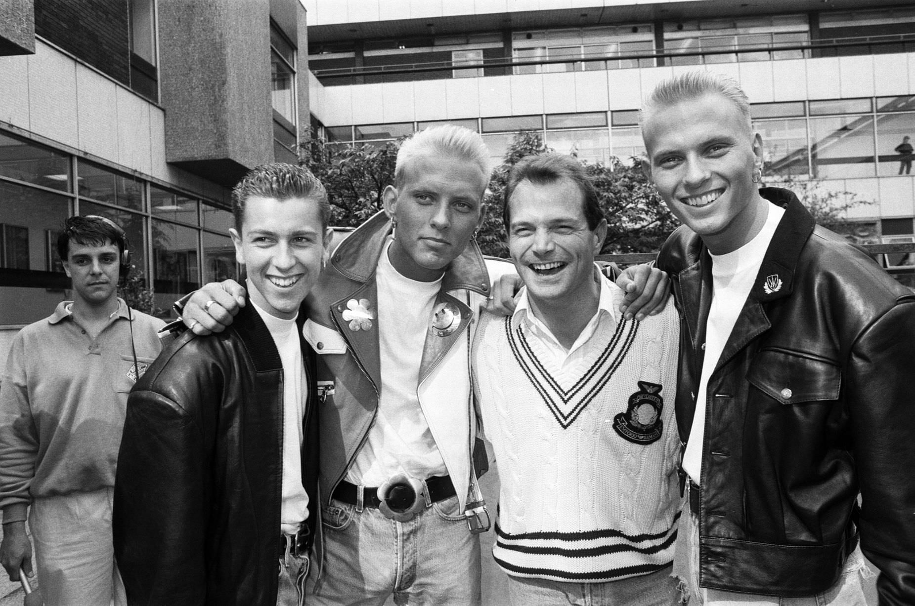 #28 Bros at BBC’s Pebble Mill Studios, to launch Radio One’s new frequency, 1st September 1988.