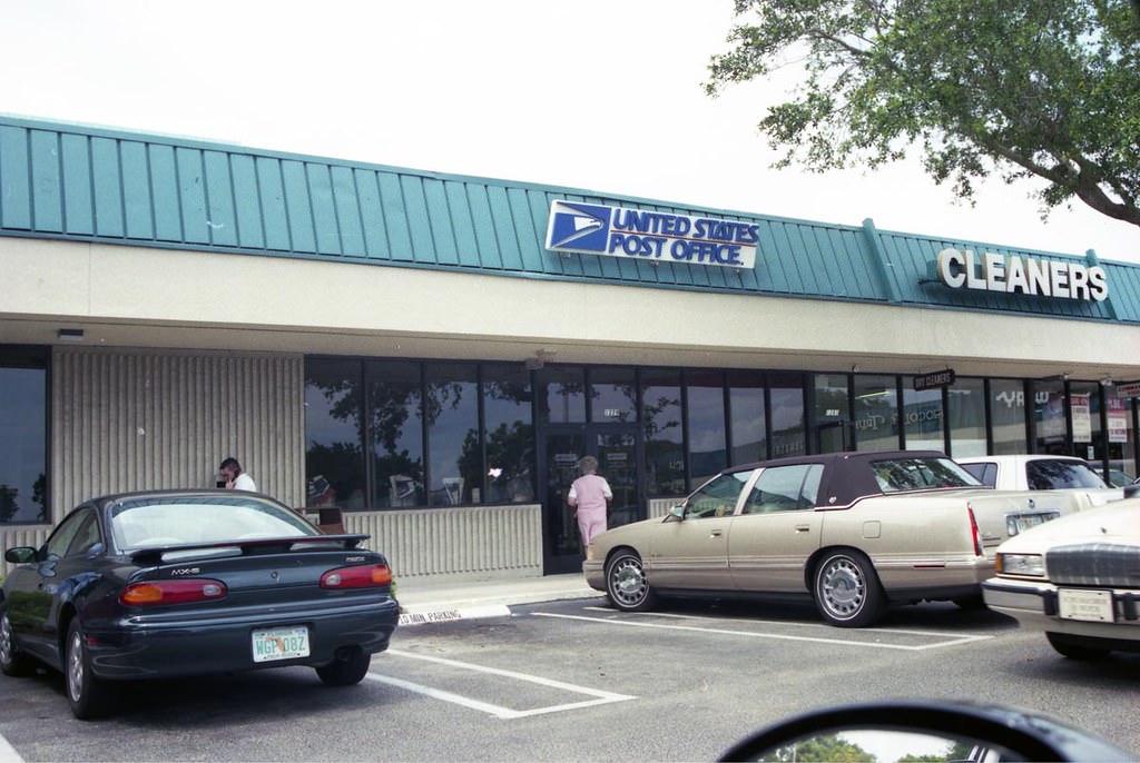 #33 West Palmetto Park Station post office, Boca Raton, 1998.