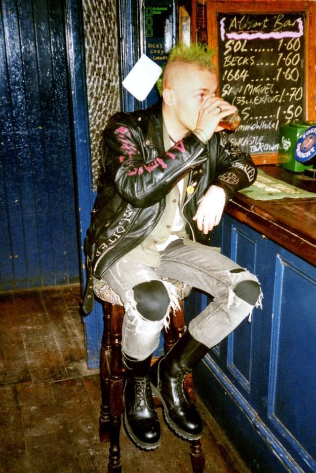 #10 Barry at the Prince Albert, Trafalgar Street, April 1994