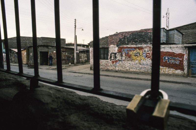 #27 La Victoria shanty, Santiago, 1988