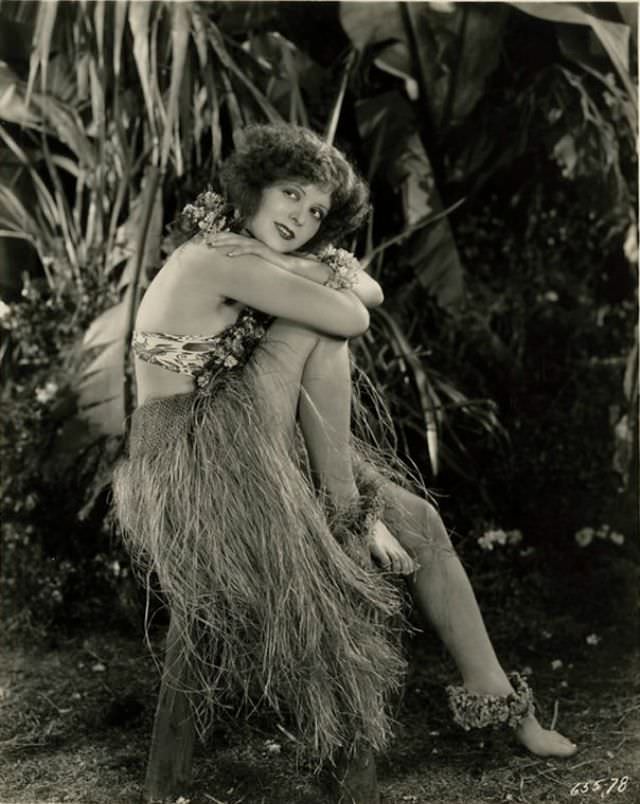#4  Beautiful Photos of Clara Bow from the Movie ‘Hula (1927)’ #4 Celebrities