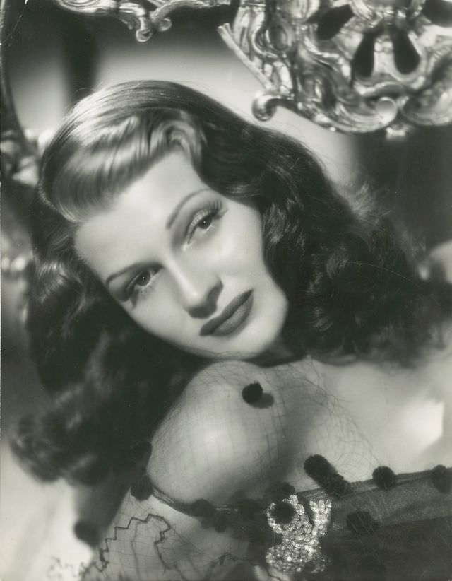 #27 Rita Hayworth, 1941