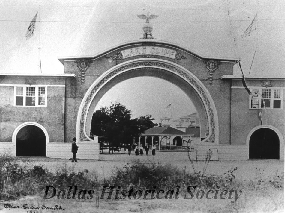 #36 Lake Cliff Park entrance, 1906