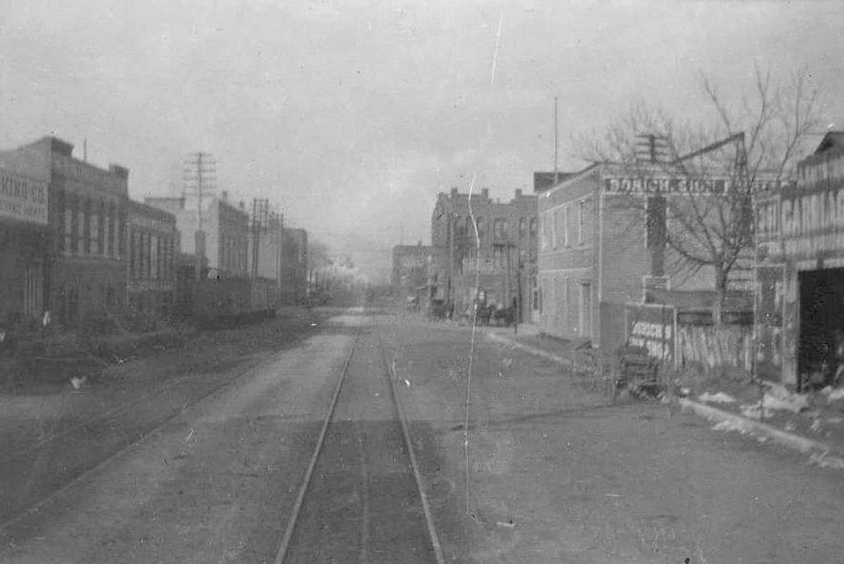 #68 Pacific, looking west toward Bryan, 1902