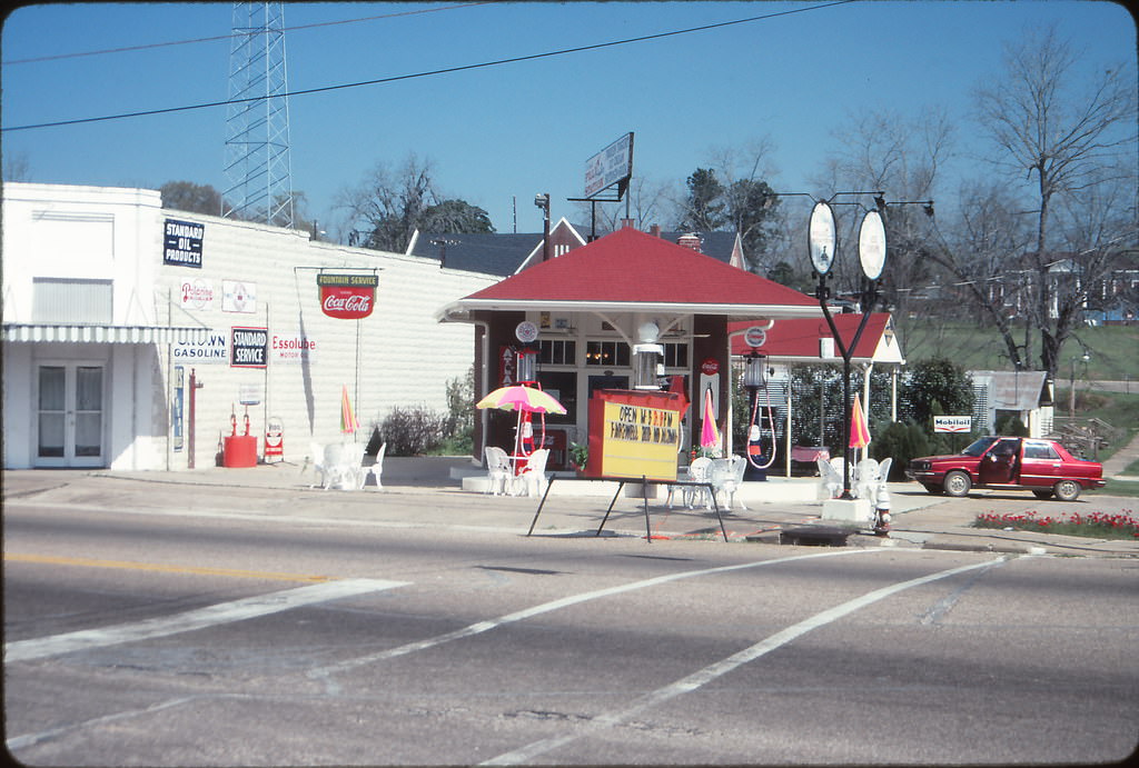 #72 Gas Station, Florala, Alabama, March 1992