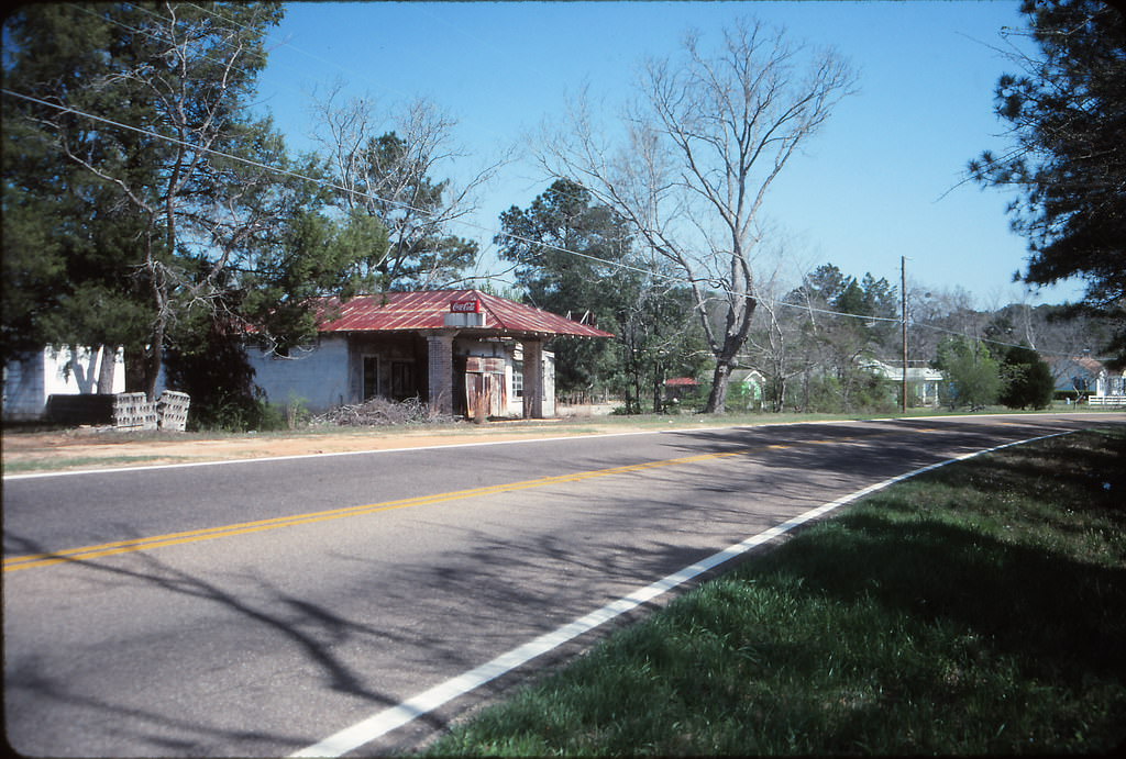 #75 Old gas station along Hwy 85, North of Crestview, Florida, 1992