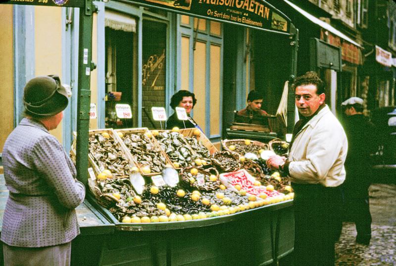 #34 Produce market, Rue Fortia, Marseille, 1953