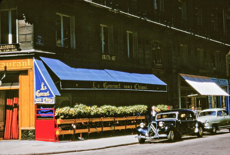 #45 9 Rue de l’Échelle, 1st Arrondissement, then the Le Gourmet Sans Chiqué Restaurant, now the Metal Flaque Bridal Shop, Paris, 1953