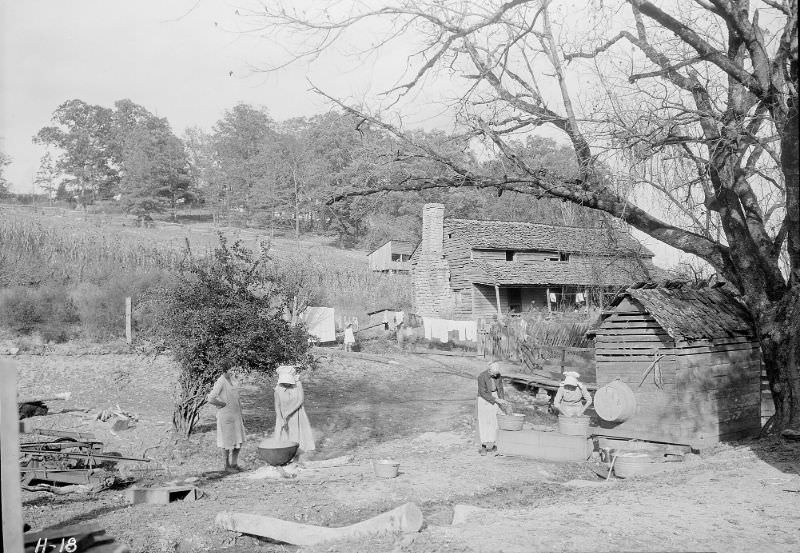 #30 Washday at the Stooksberry homestead near Andersonville, Tennessee, October 1933