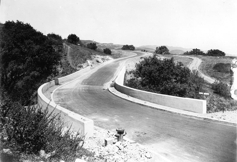 #41 Bell Air Bridge, Nimes Road looking north, August 24, 1925