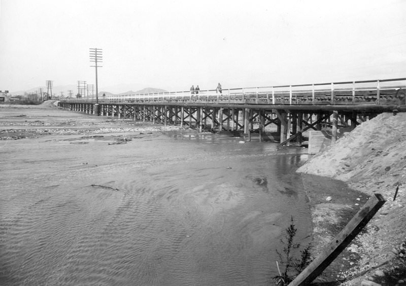 #55 San Fernando Bridge, 1925