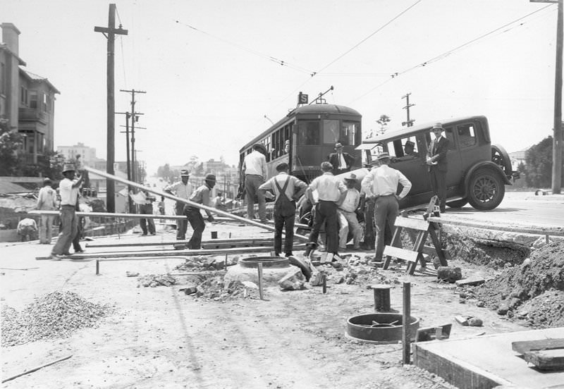 #82 Automobile Wreck, 1929