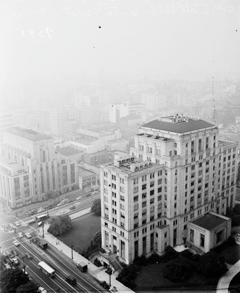 #105 Smog and our fair city (a smelly story), 1951