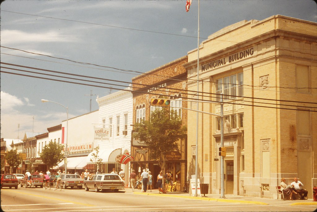 #33 Downtown Mt Horeb, WI July 1985