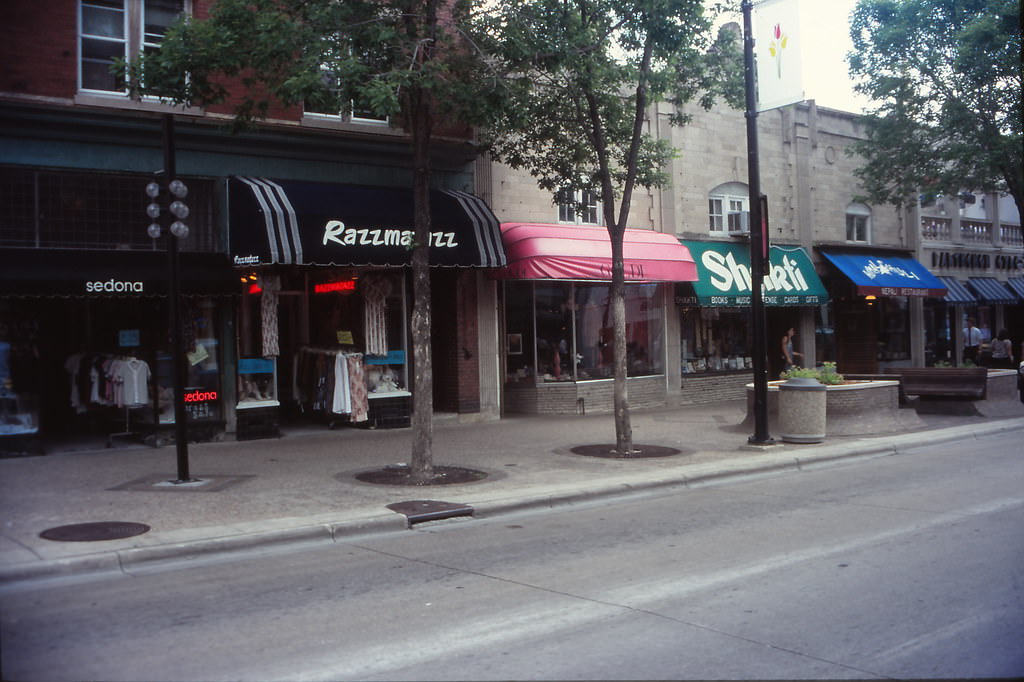 #32 State Street, Madison, June 1995