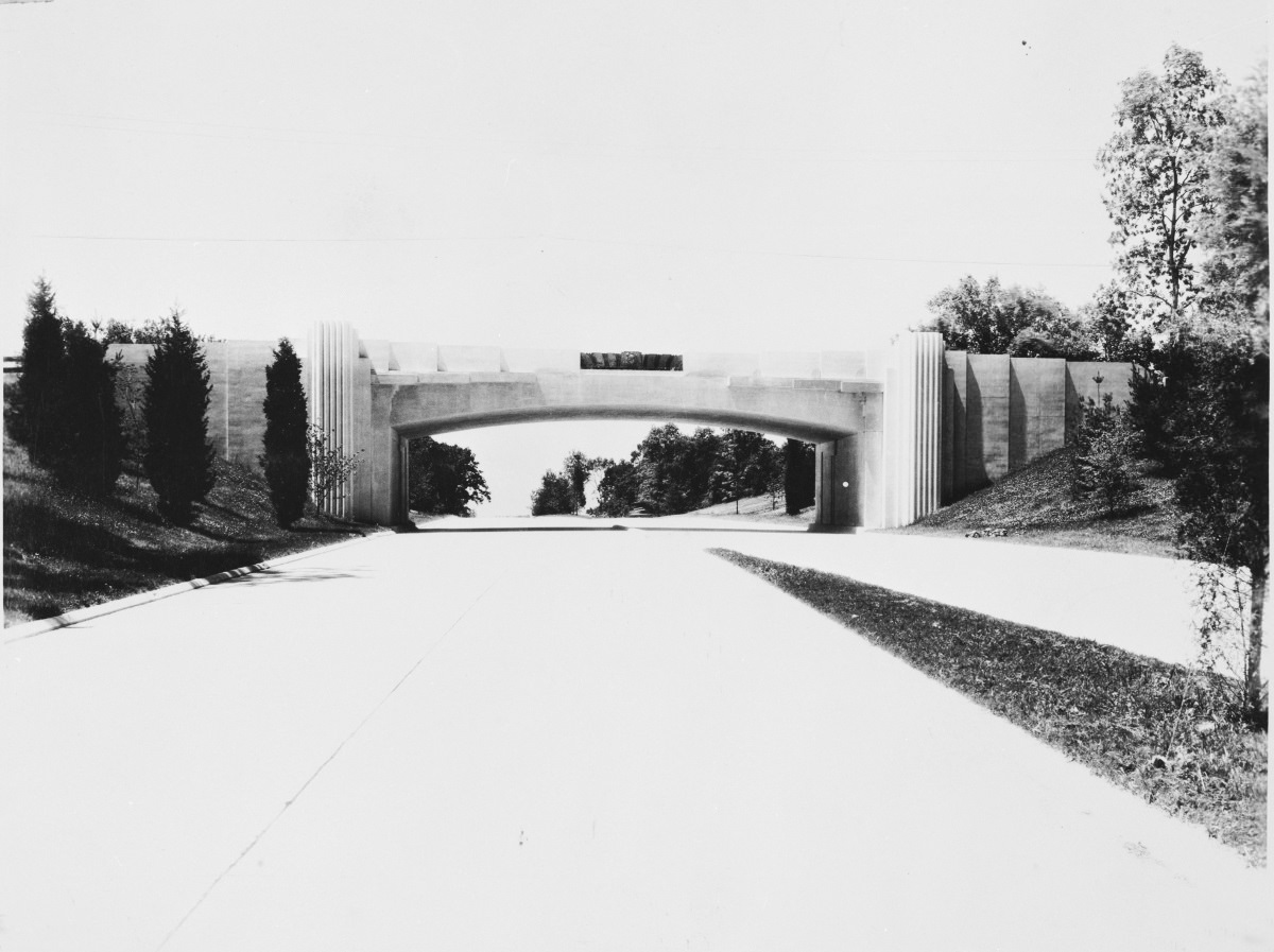 #18 Newfield Avenue Bridge