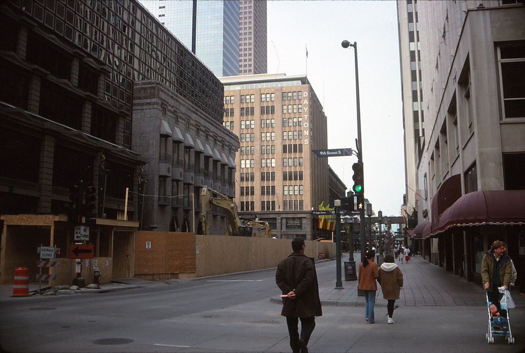 #37 Nicollet Mall, Minneapolis, March 1998