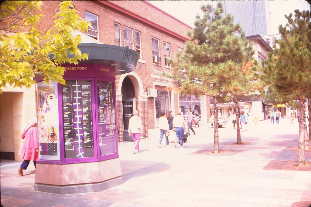 #118 1000 block of Nicollet Mall, Minneapolis, August 1992