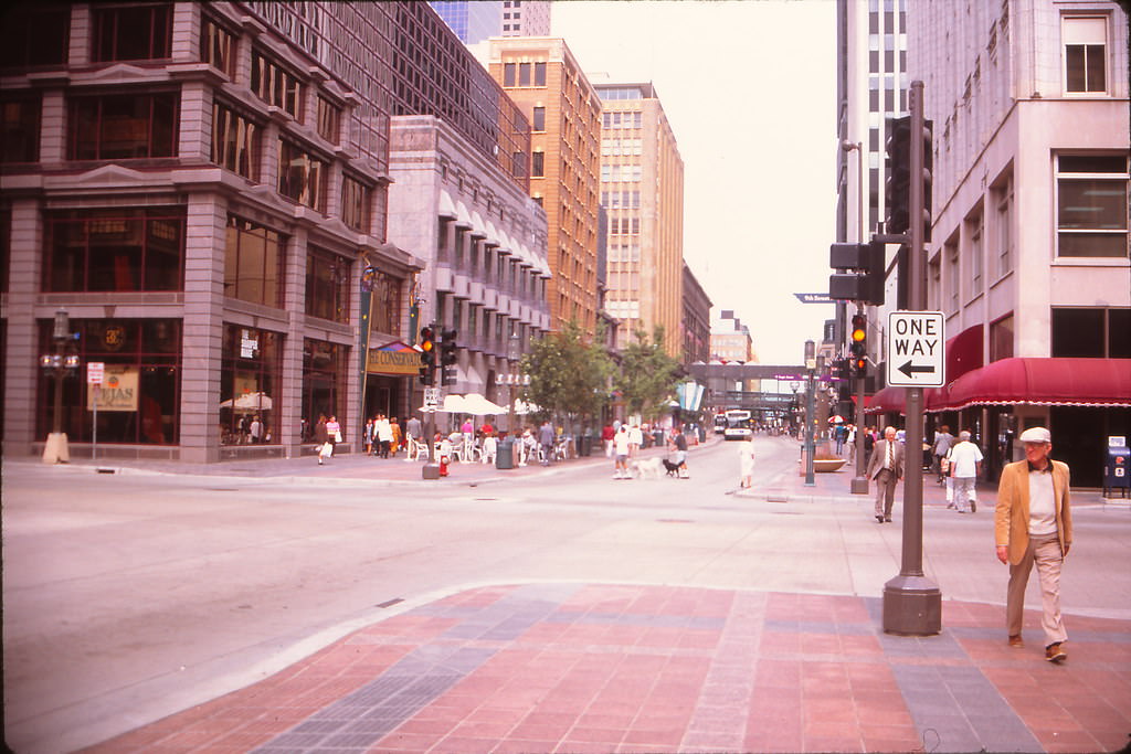 #124 Nicollet Mall, Minneapolis from 9th Street, August 1992
