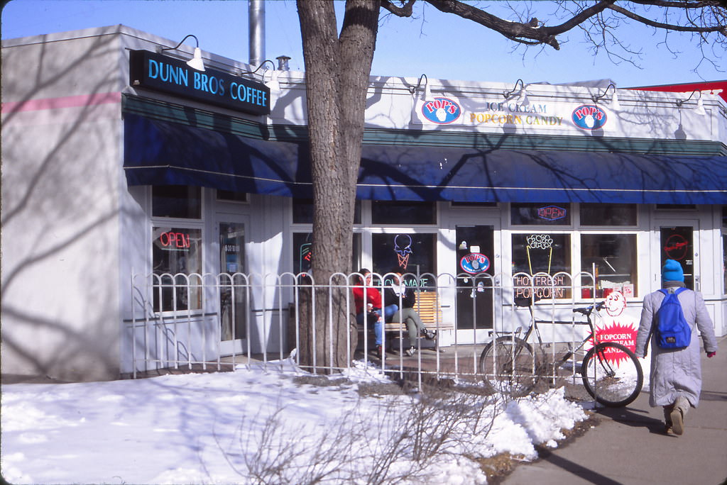 #125 Dunn Brothers & Pops Ice Cream, West Lake Street at Humboldt, Uptown Minneapolis, Feb 1993