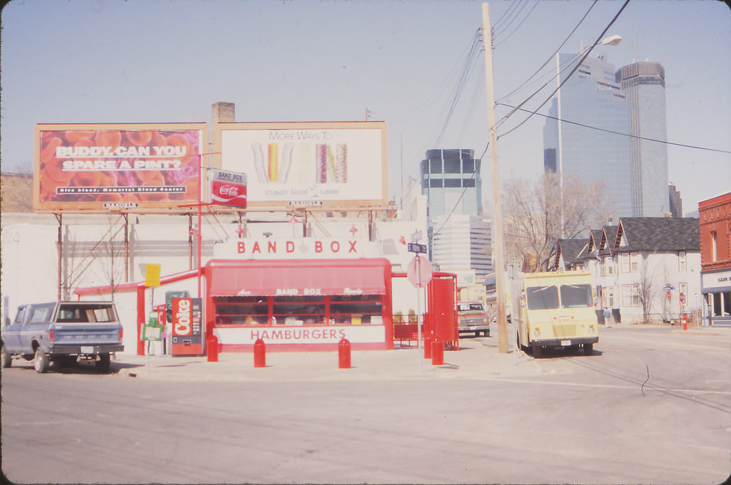 #132 Creamettes Building, N 1st Street, Minneapolis, April 1993
