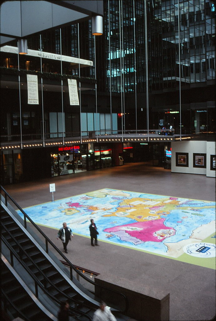 #40 IDS Crystal, Minneapolis, March 1998