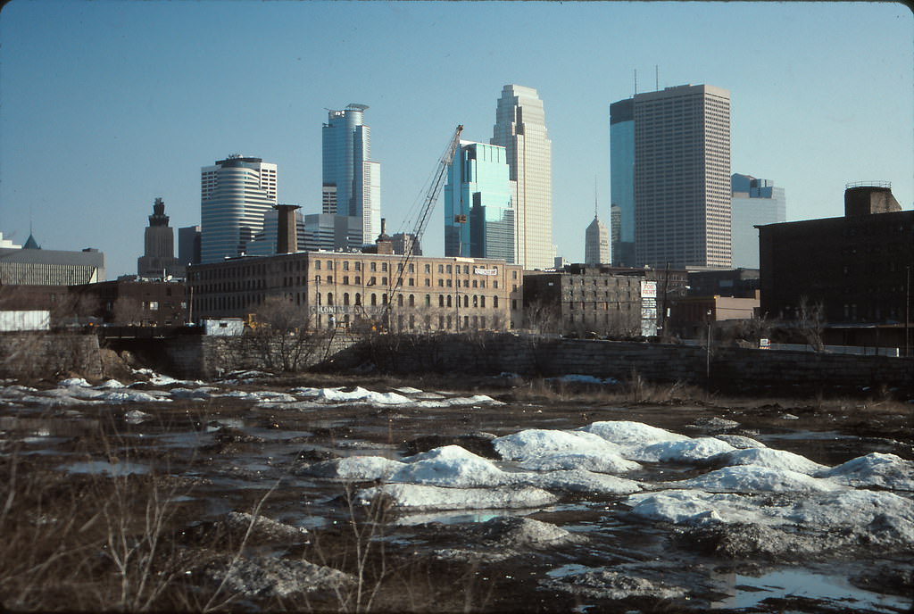 #22 Minneapolis Skyline from Northside Bus Garage (N 5th Street), April 1993