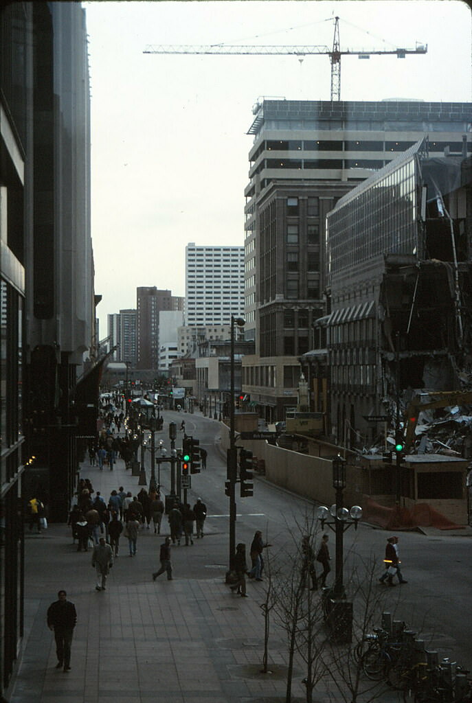 #41 Nicollet Mall, Minneapolis, March 1998