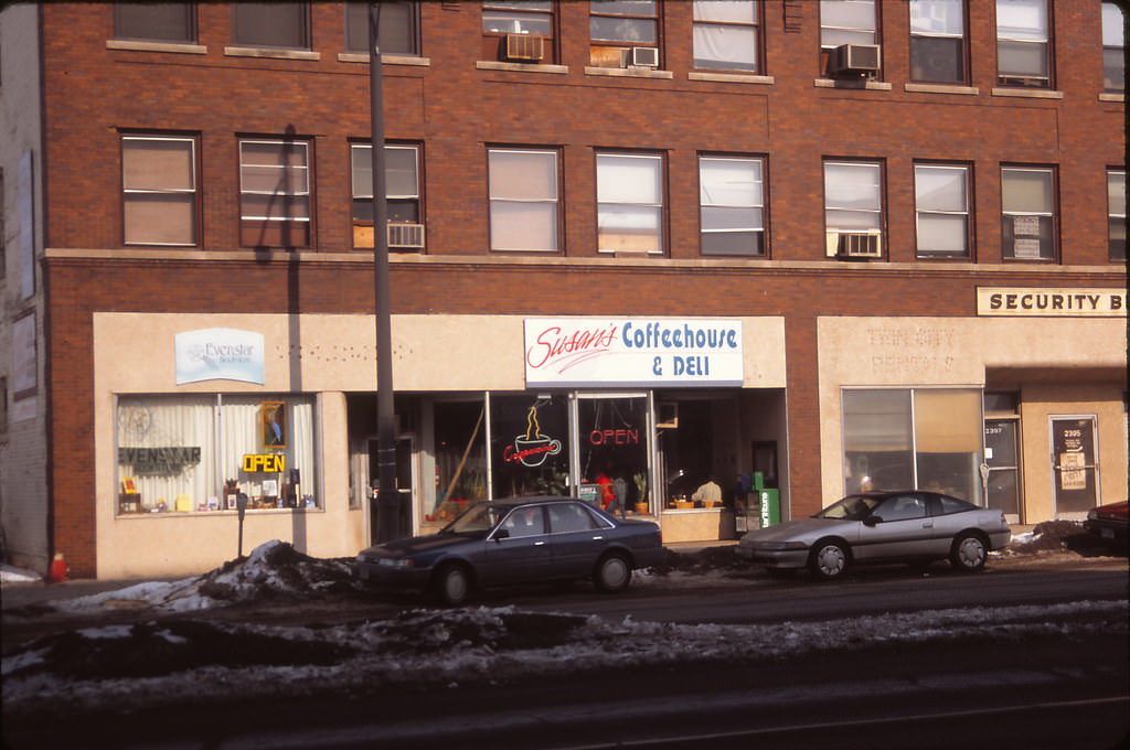 #158 Zumbro Cafe, Linden Hills, 43rd & Upton, Minneapolis, January 1993