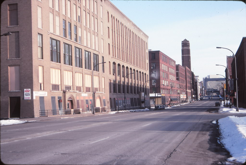 #27 Warehouse Buildings, North Washington Avenue, Minneapolis, January 1993