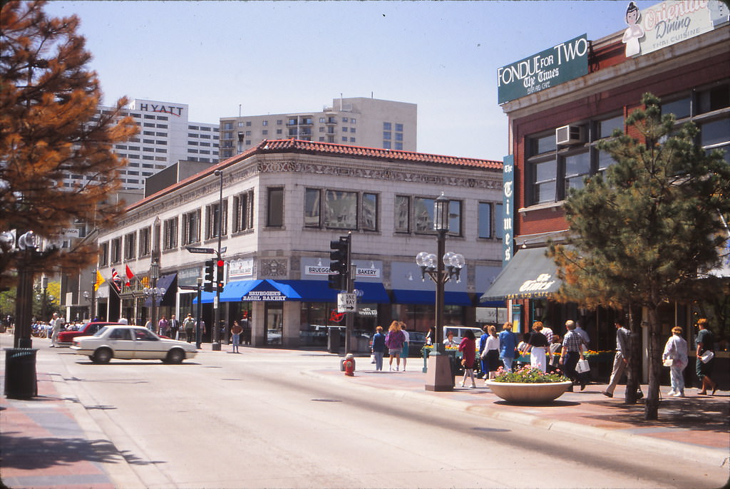#176 Nicollet Mall at 11th Street, Minneapolis, May 1993