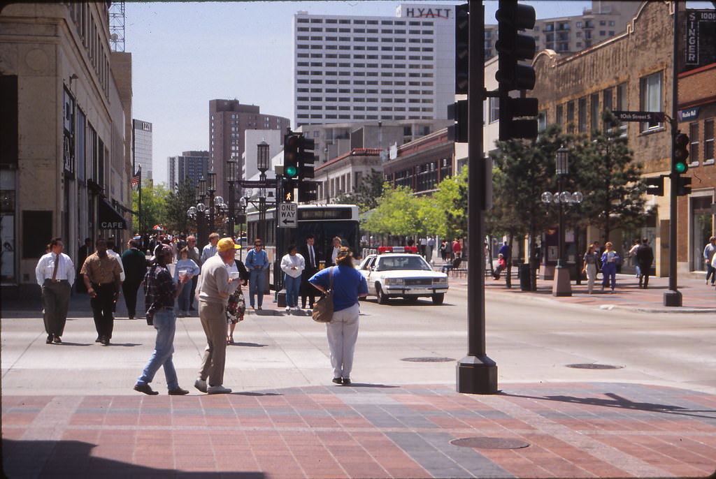 #177 Nicollet Mall (looking south across 10th Street), Minneapolis, May 1993