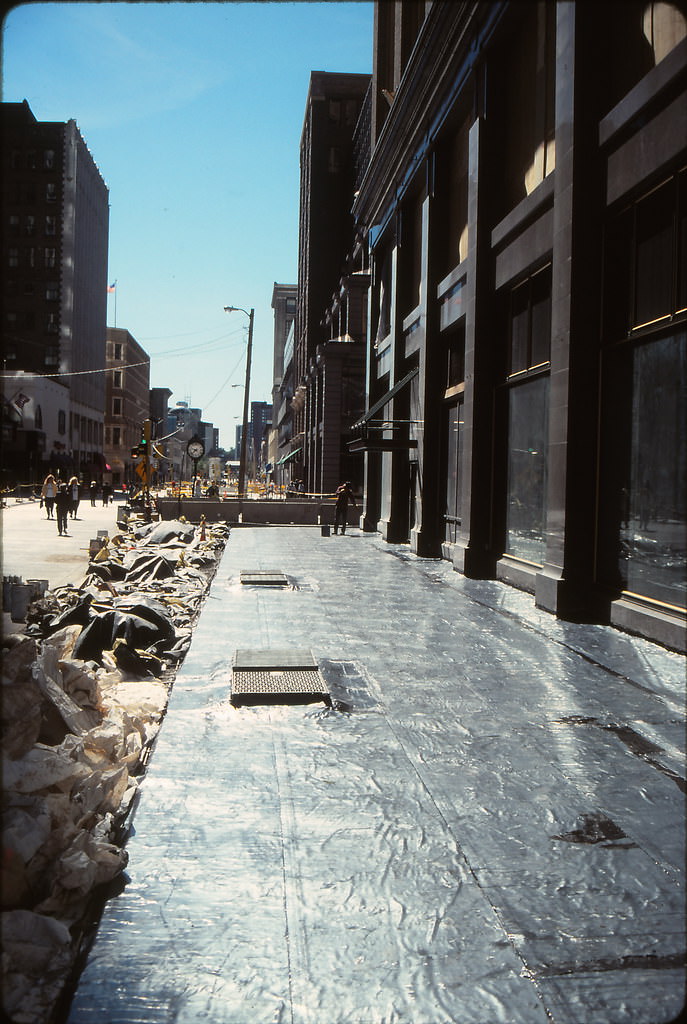 #45 Nicollet Mall, under reconstruction, Sept 1990
