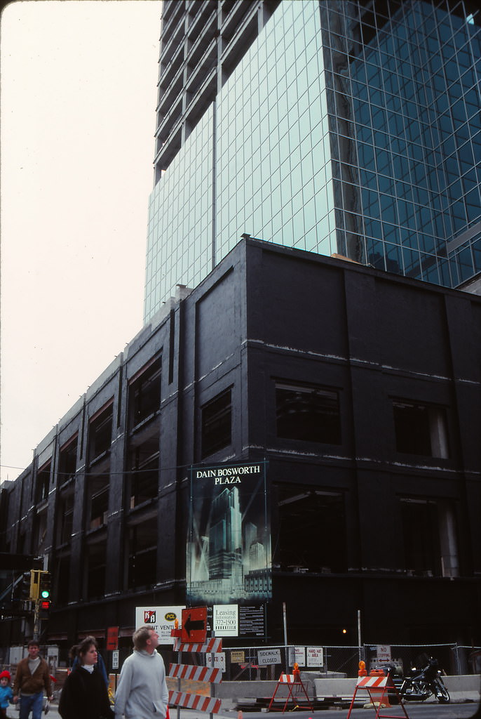 #51 Construction underway on Gavidae II/Dain Bosworth, 500 block Nicollet Mall, Minneapolis, Sept 1990