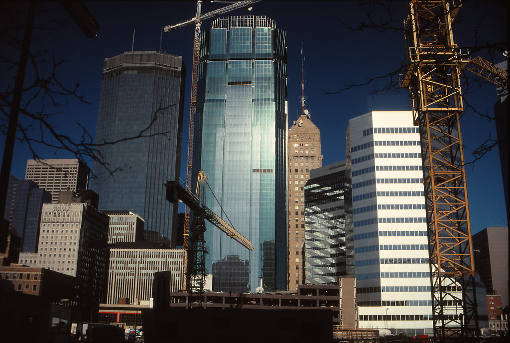 #61 The Ivy Building, 2nd Avenue at 11th Street, Minneapolis, Nov 1990.