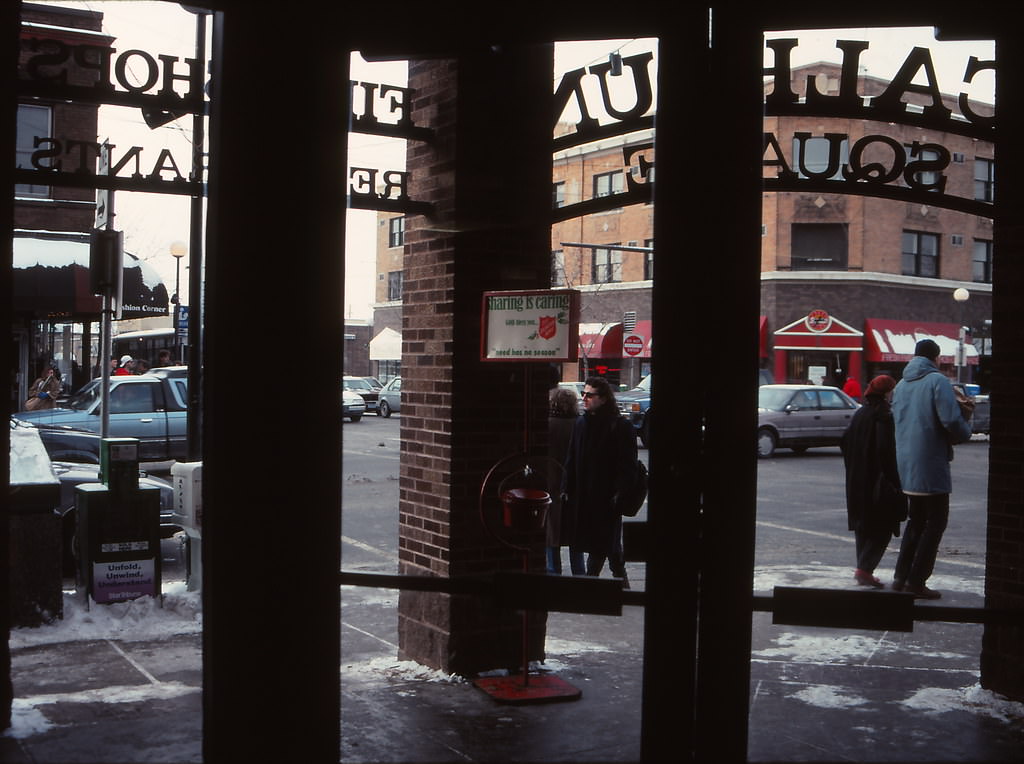 #80 Uptown: Hennepin Avenue from 31st Street, Minneapolis, Dec 1990
