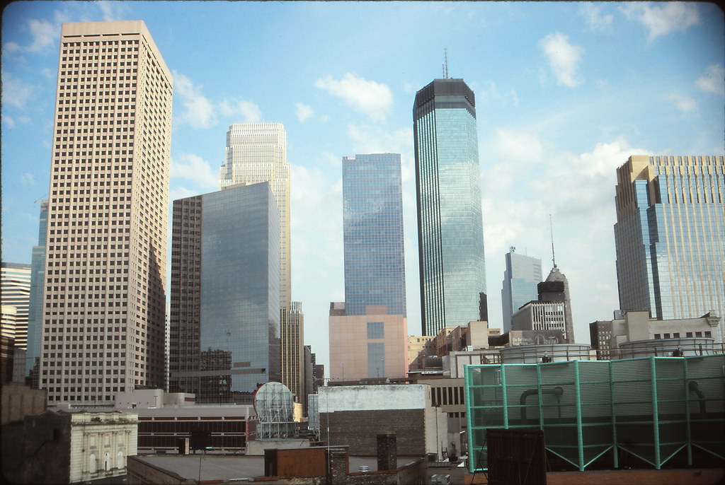 #88 Minneapolis Skyline from 7th Street Garage, August 1991