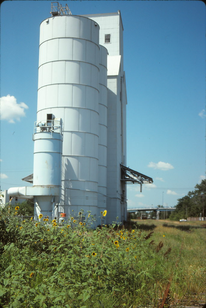 #97 Grain Elevator in Bryn Mawr, Minneapolis, August 1991
