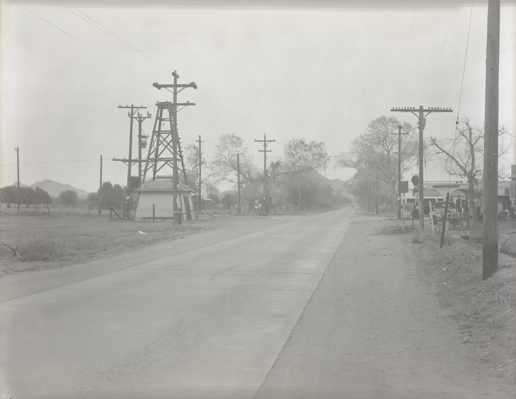 #9 Intersection of E. Camelback Road and N. 16th Street, Phoenix, 1940