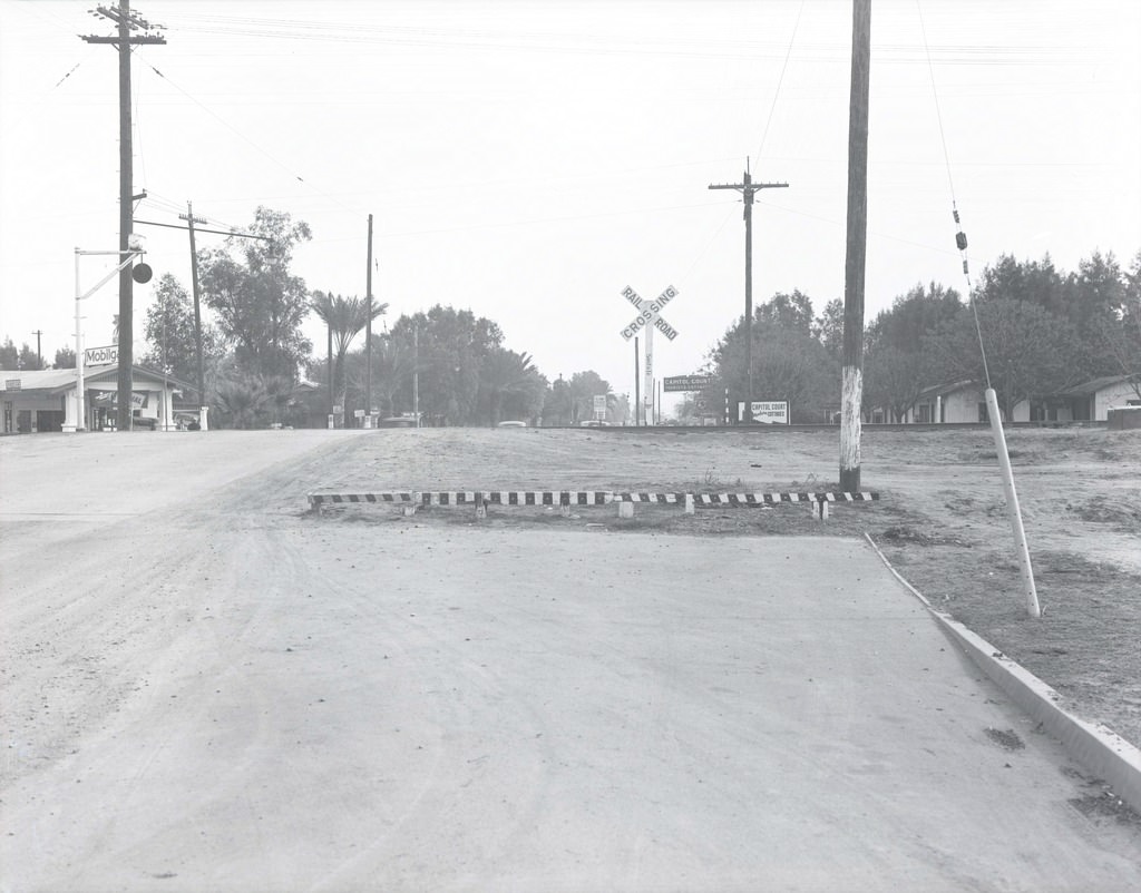 #43 Railroad Crossing on 19th Avenue, Phoenix, 1940
