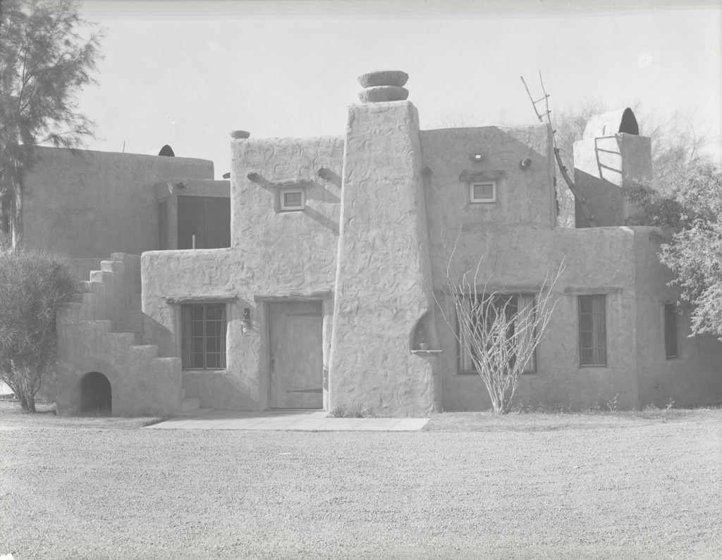 #53 Ranch House Exterior, Phoenix, 1940