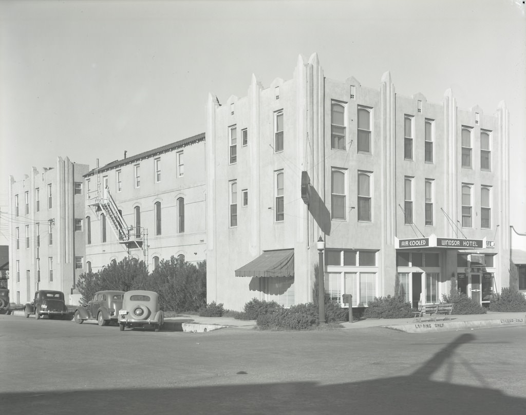 #39 Windsor Hotel Exterior, Phoenix, 1940