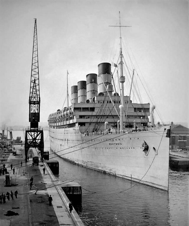 Aquitania at Southampton in 1946.