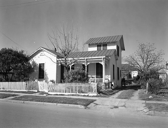 #62 Schaefer-Preusser House at 407 Victoria Street, New City Block 702, 1965